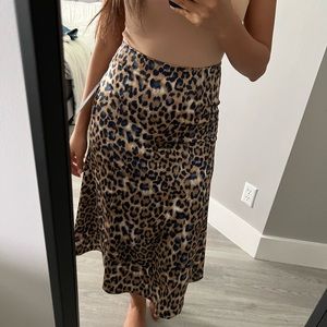 Lulu’s leopard midi skirt in XS